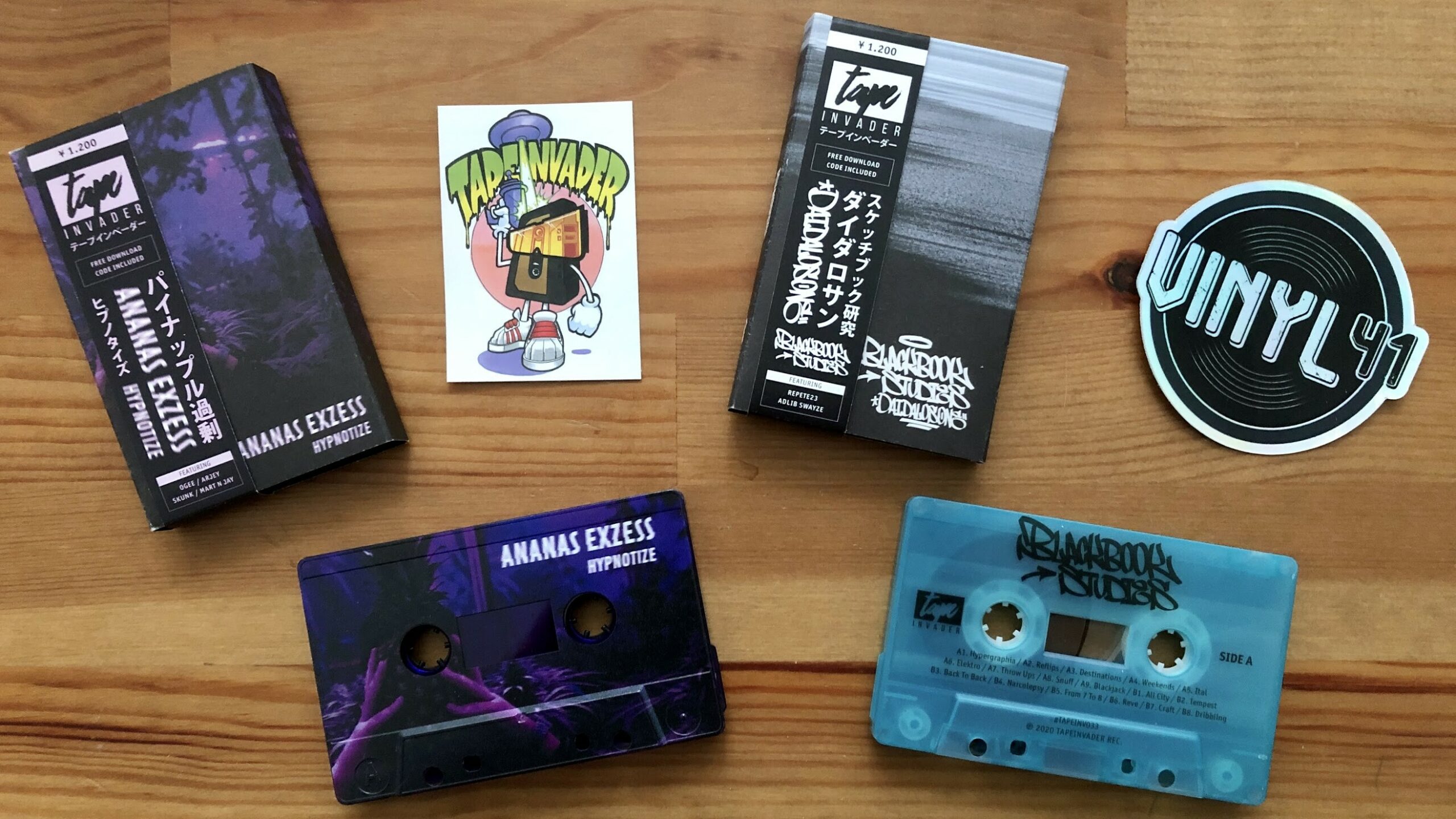 Hypnotize und Daidalosone (Tapeinvader)