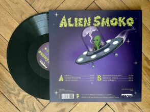 AK420 - Alien Smoko 3