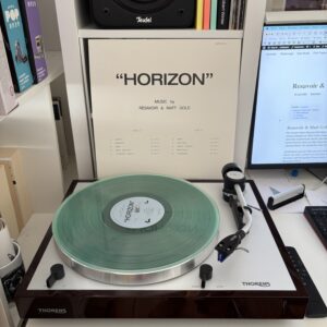 Resavoir matt gold horizon vinyl b