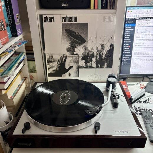 Akari raheem radio vinyl a